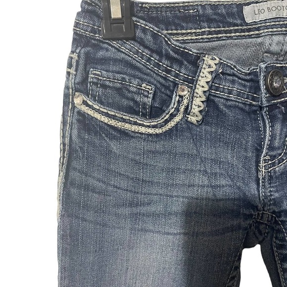 Daytrip Leo Bootcut Jeans w/White Stitch Detail & Slight Bling - Picture 2 of 9